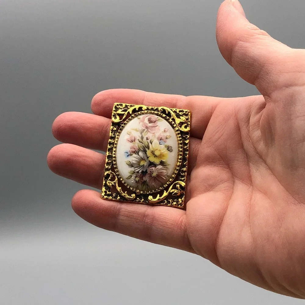 Vintage Floral Brooch Pendant Painted‎ Porcelain Transferware Flowers Cabochon